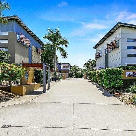 Quarterdecks Retreat Villa Urangan Kültér fotó