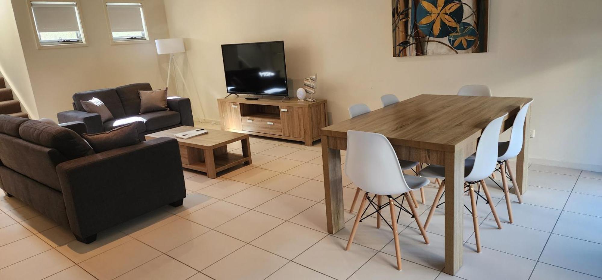 Quarterdecks Retreat Villa Urangan Kültér fotó
